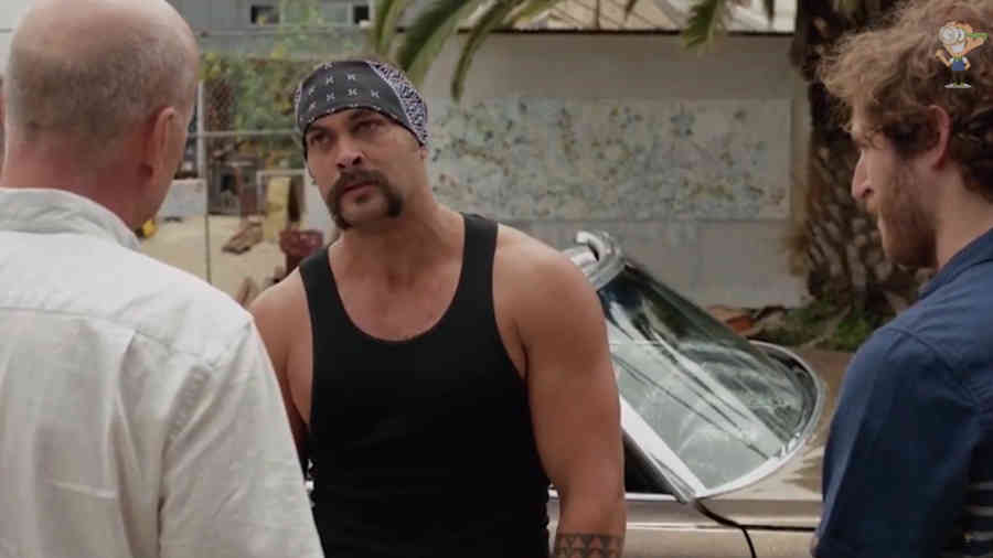 Брюс Уиллисс и Джейсон Момоа в криминальной комедии Его собачье дело